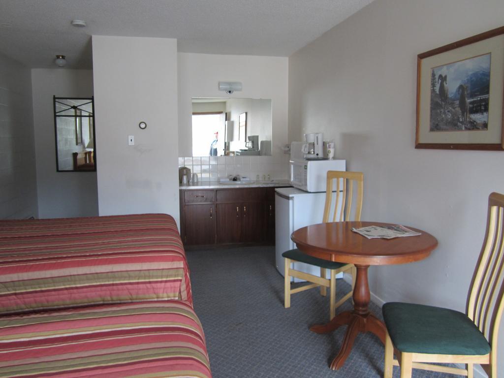 The Gateway Inn Canmore Phòng bức ảnh