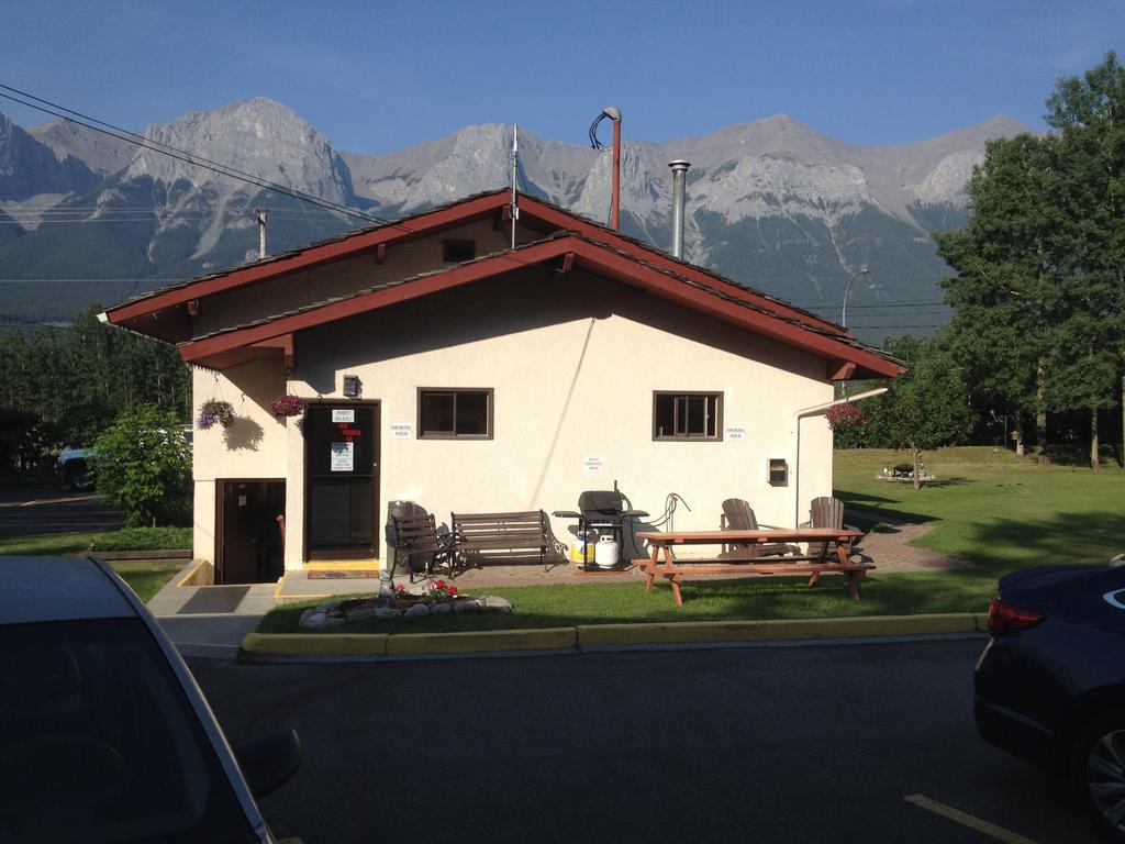 The Gateway Inn Canmore Ngoại thất bức ảnh